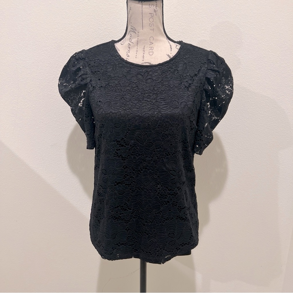 Adrianna Papell Women’s lace Top Size S Black Blouse Short Sleeves. NWT
